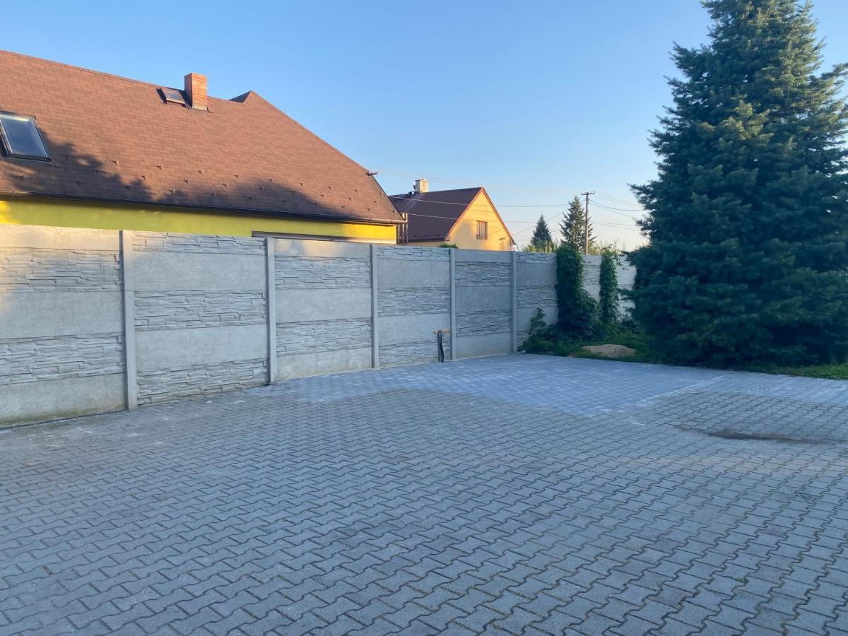Penzio Ostrava Apartment ภายนอก รูปภาพ